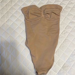 Skims seamless sculpt strapless thong bodysuit